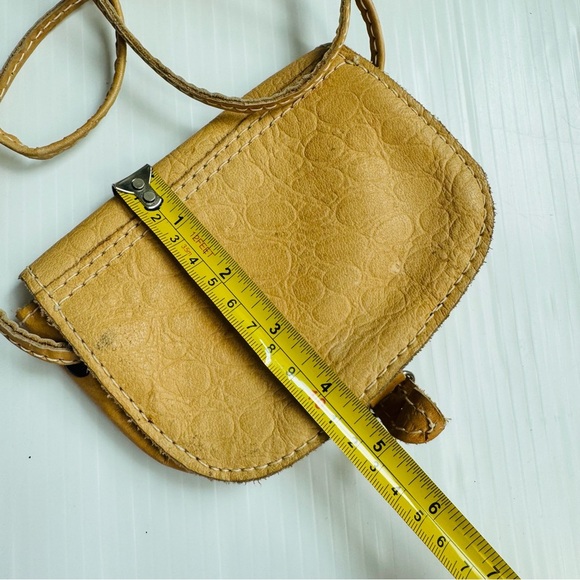 Vintage Mini Tan Leather shoulder with buckle closure - Picture 6 of 7